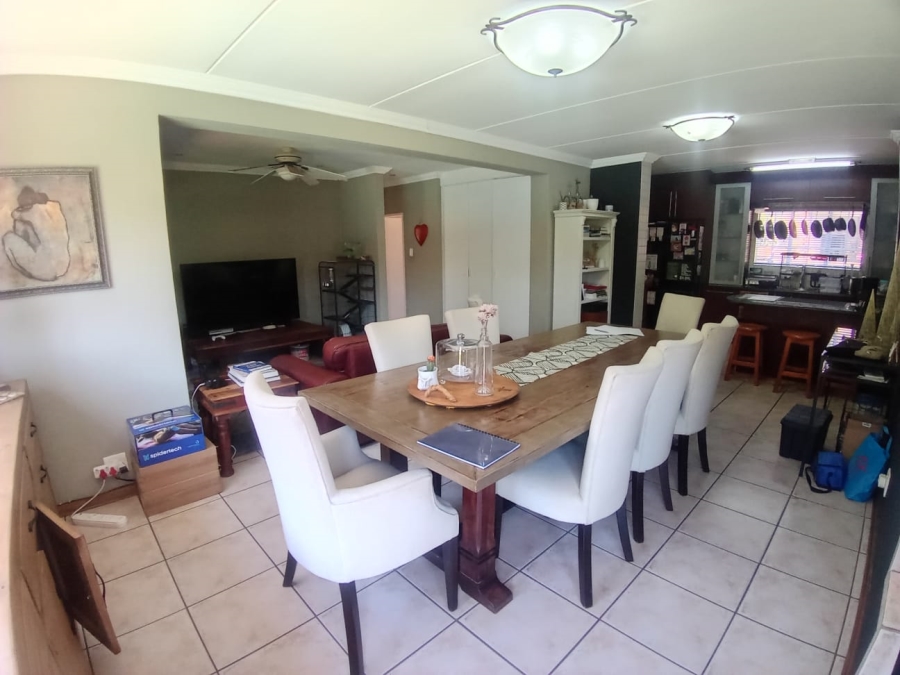To Let 4 Bedroom Property for Rent in Geelhoutpark North West